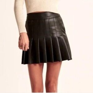 Abercrombie and Fitch Vegan Leather Black Pleated Leather Skirt in Medium